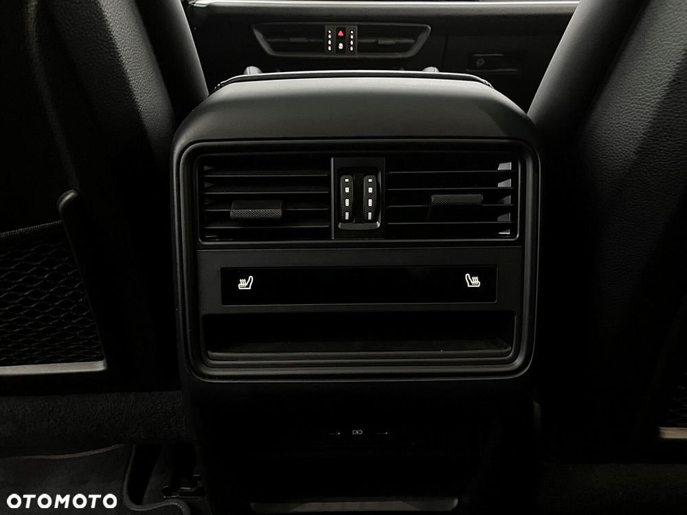 Porsche Cayenne - 35