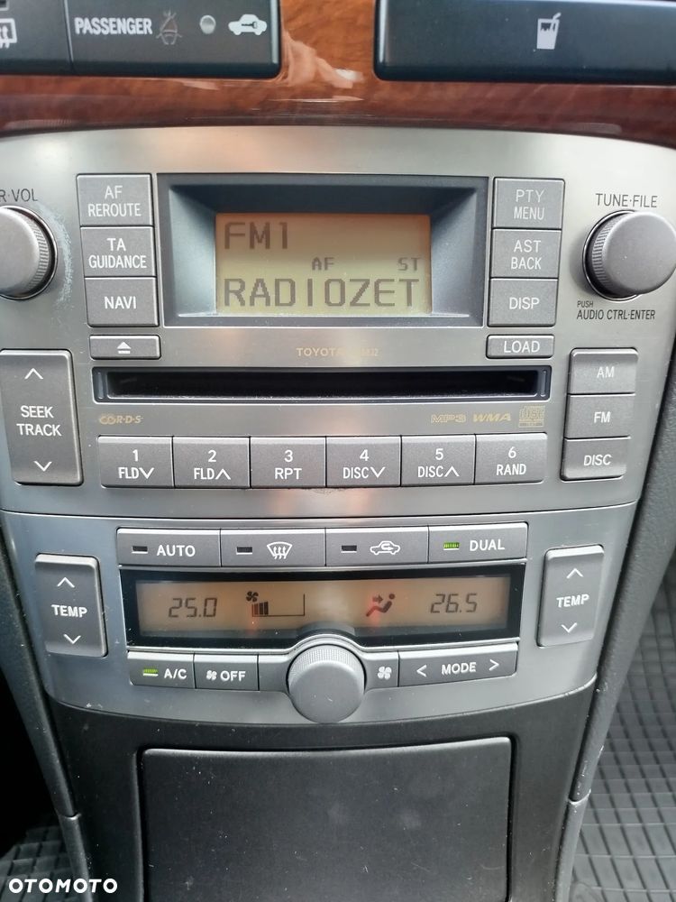 Toyota Avensis 2.2 D-4D Prestige - 17