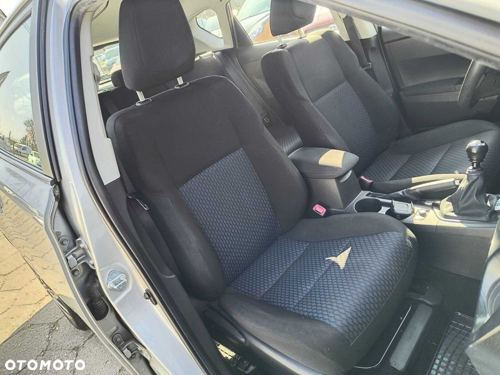 Toyota Auris - 15