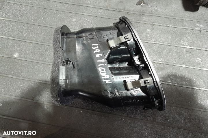 Grila ventilatie bord dreapta 5N0819709 5N0819709 Volkswagen VW Tigua - 1