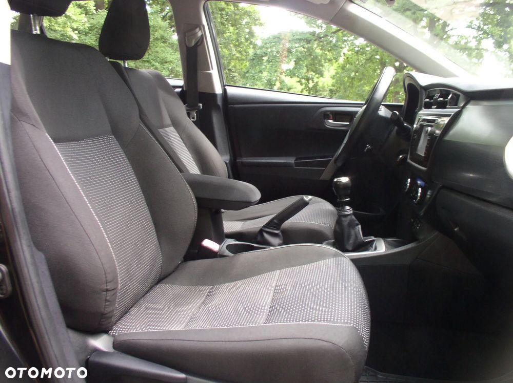 Toyota Auris 1.6 Valvematic Executive - 20