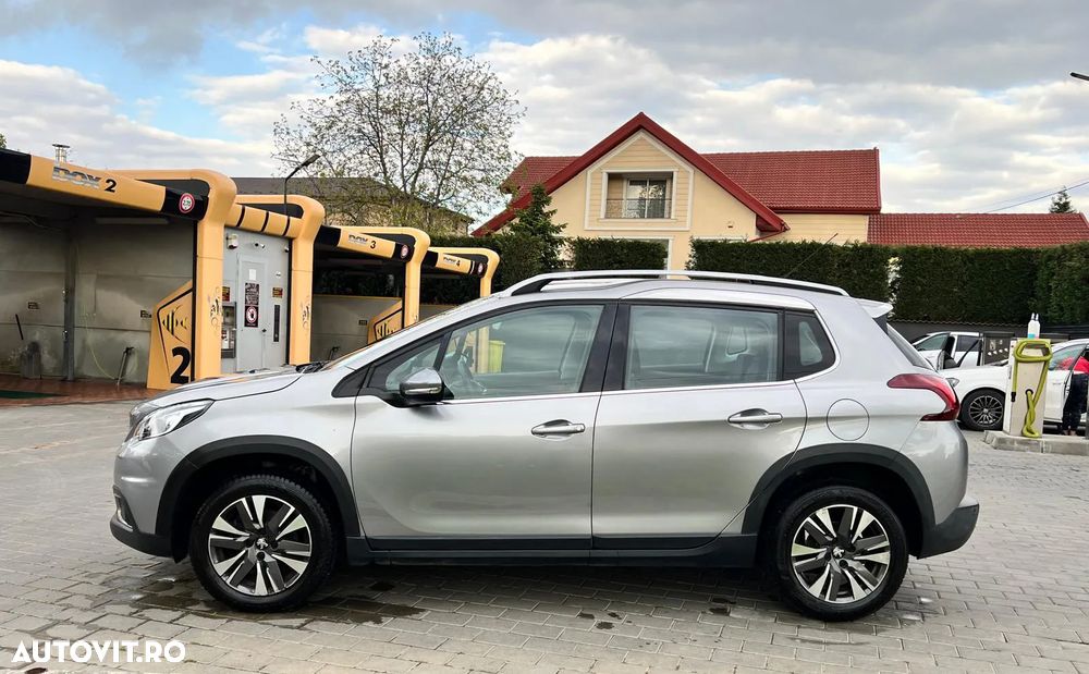 Peugeot 2008 1.2 L PureTech Turbo S&S Allure - 4