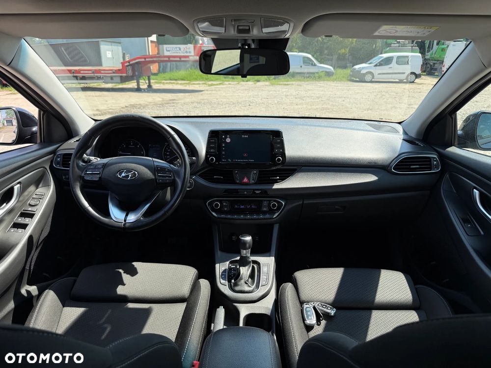Hyundai i30 1.6 CRDI DCT Intro - 2