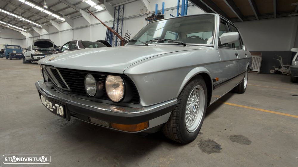 BMW 528 - 1