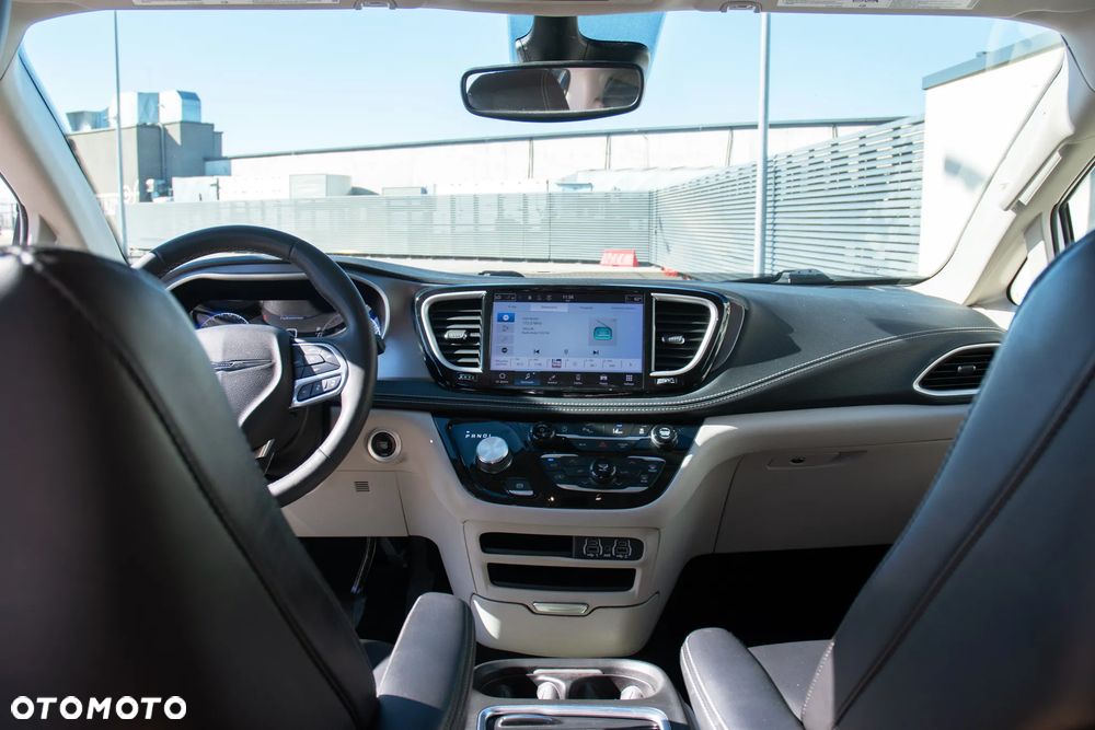 Chrysler Pacifica - 15