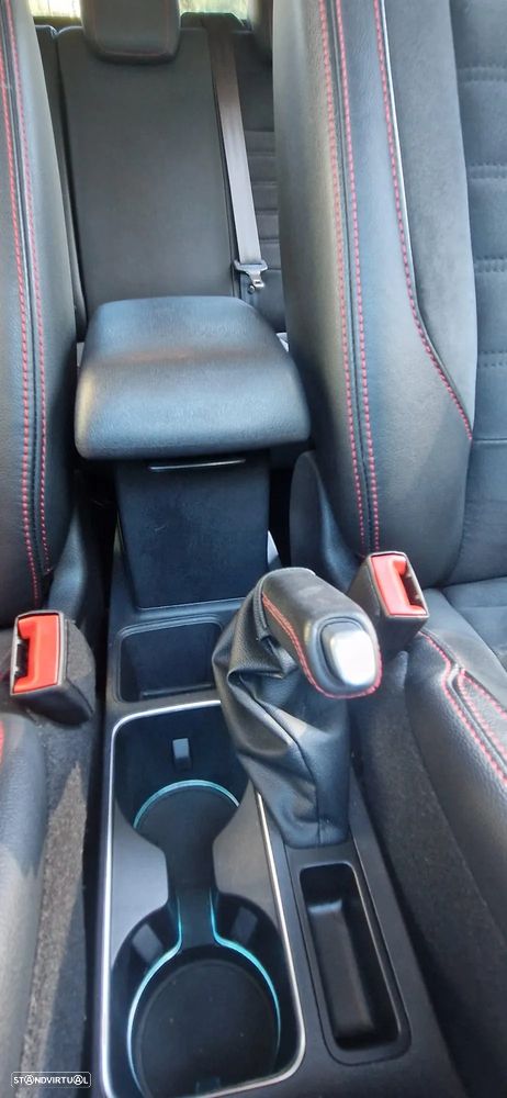 Ford EcoSport 1.0 EcoBoost ST-Line Plus - 19