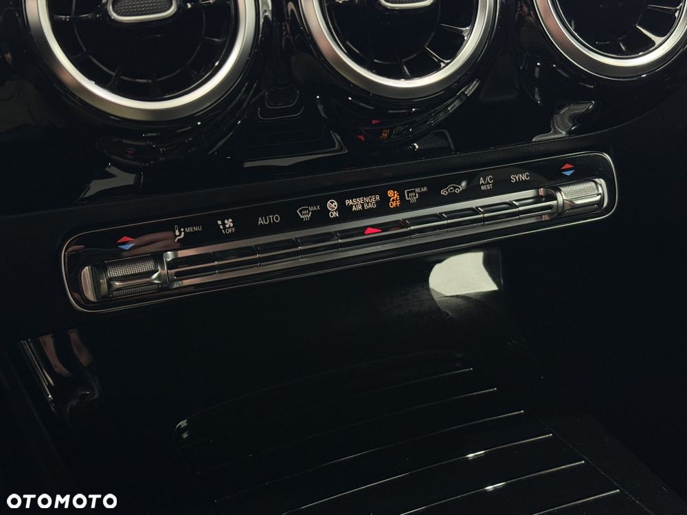 Mercedes-Benz CLA 200 Progressive 7G-DCT - 23