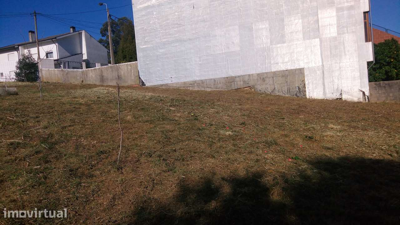 Terreno com 800 m2 para moradia (a 5 minutos dos Carvalhos) - Grande imagem: 4/10