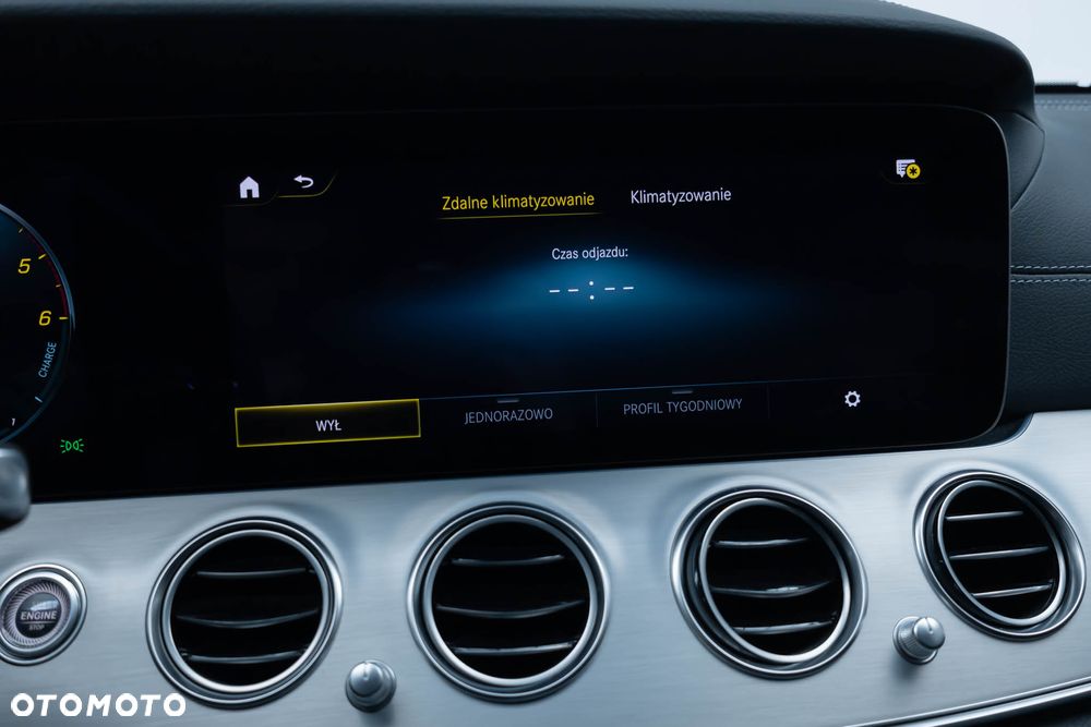 Mercedes-Benz Klasa E 300 de 4Matic 9G-TRONIC AMG Line - 32
