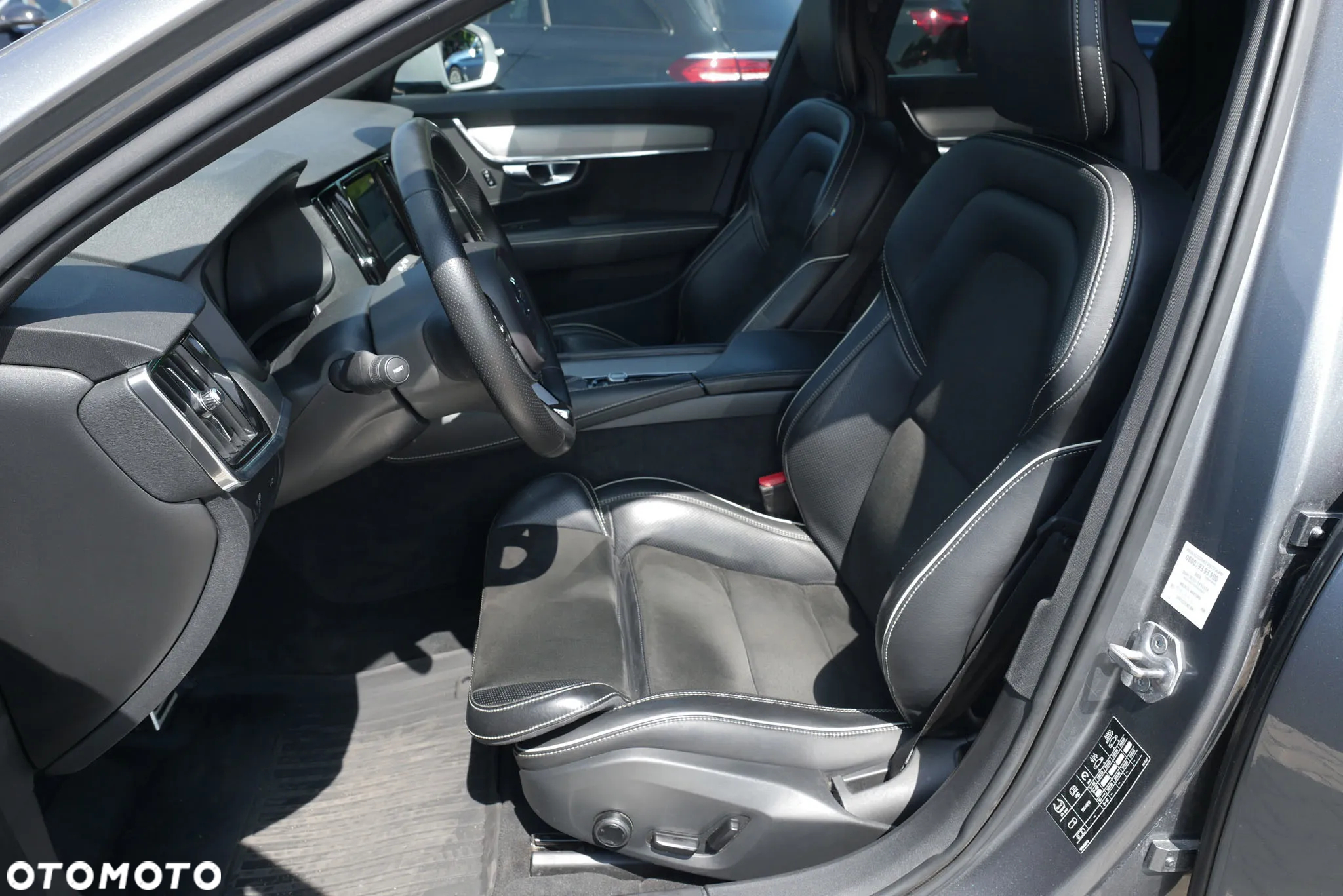 Volvo V90 D5 AWD R-Design - 20