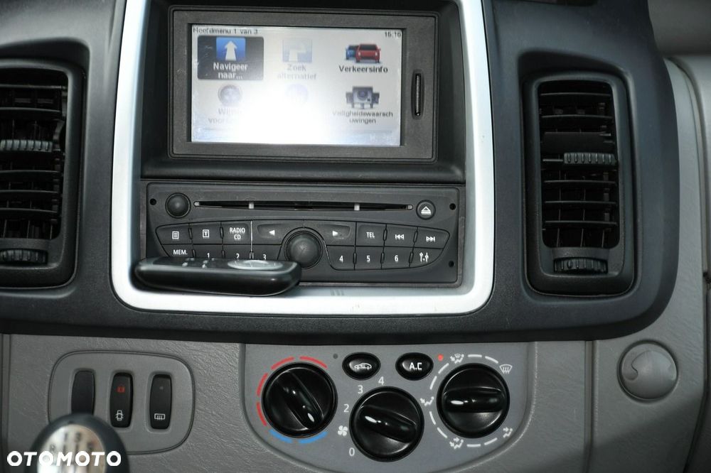 Renault Trafic - 25