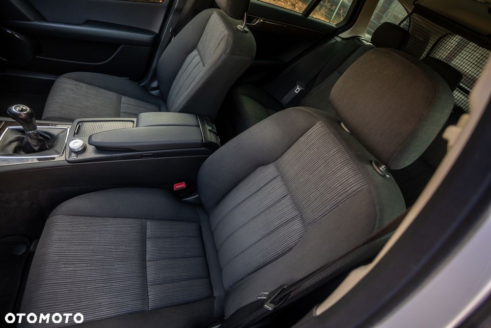 Mercedes-Benz Klasa C 180 BlueEFFICIENCY Elegance - 19