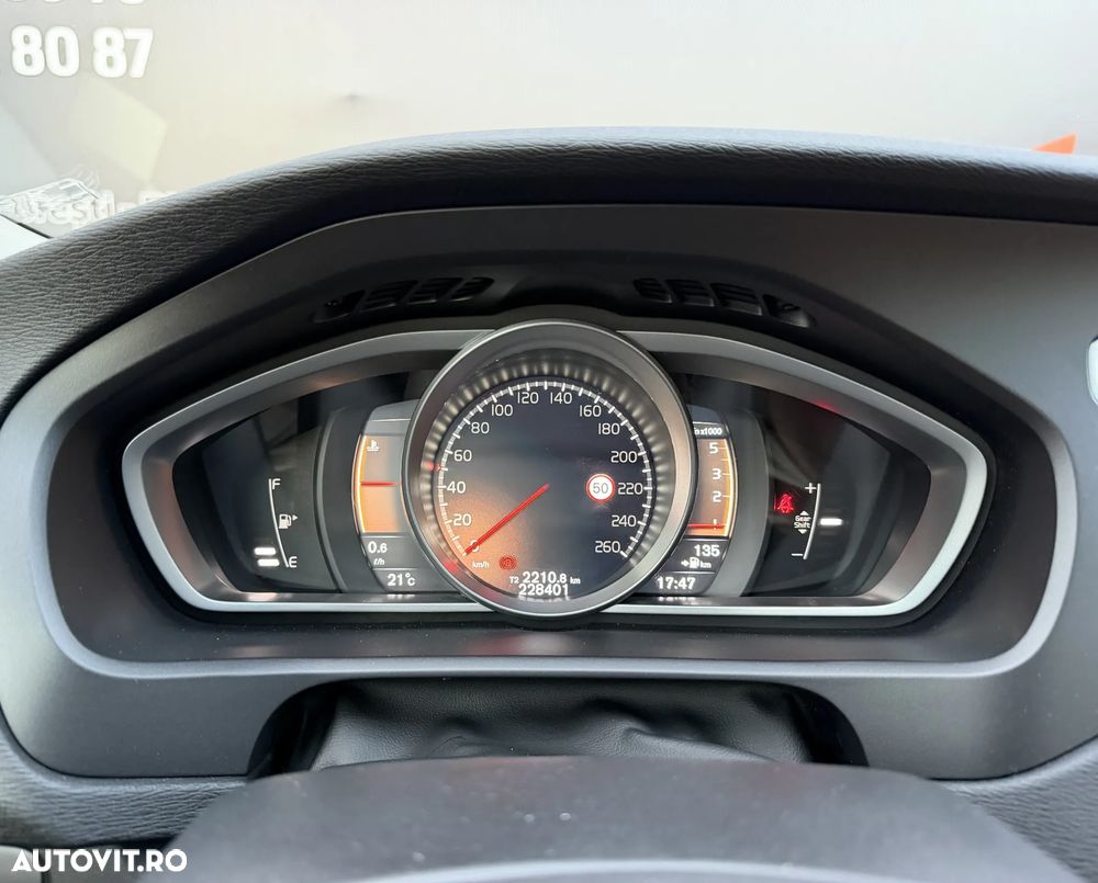 Volvo V40 D2 Summum - 17