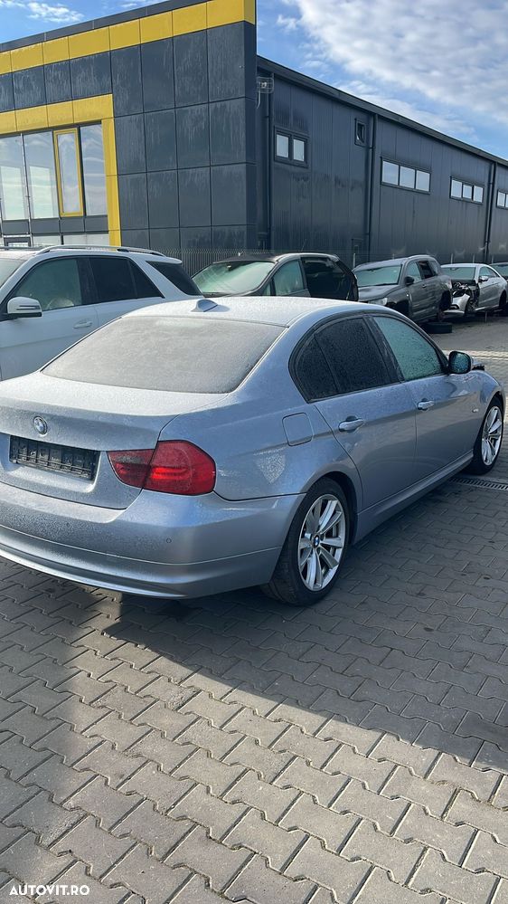 Dezmembram BMW seria 3 E90 320d din 2009 - 3