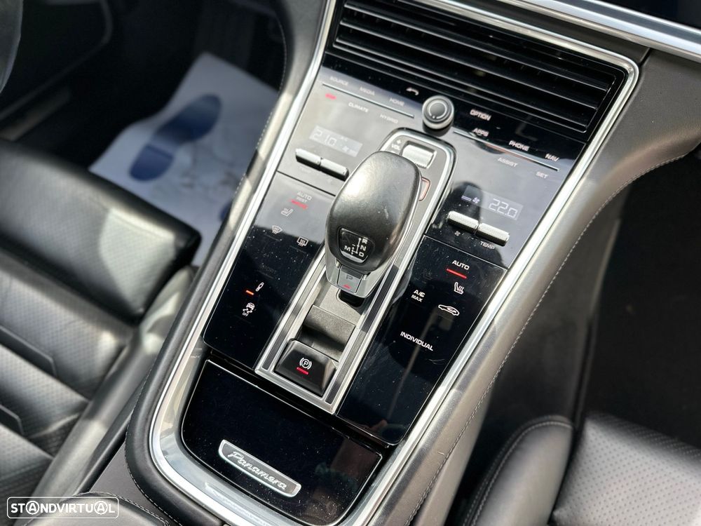Porsche Panamera Sport Turismo - 15