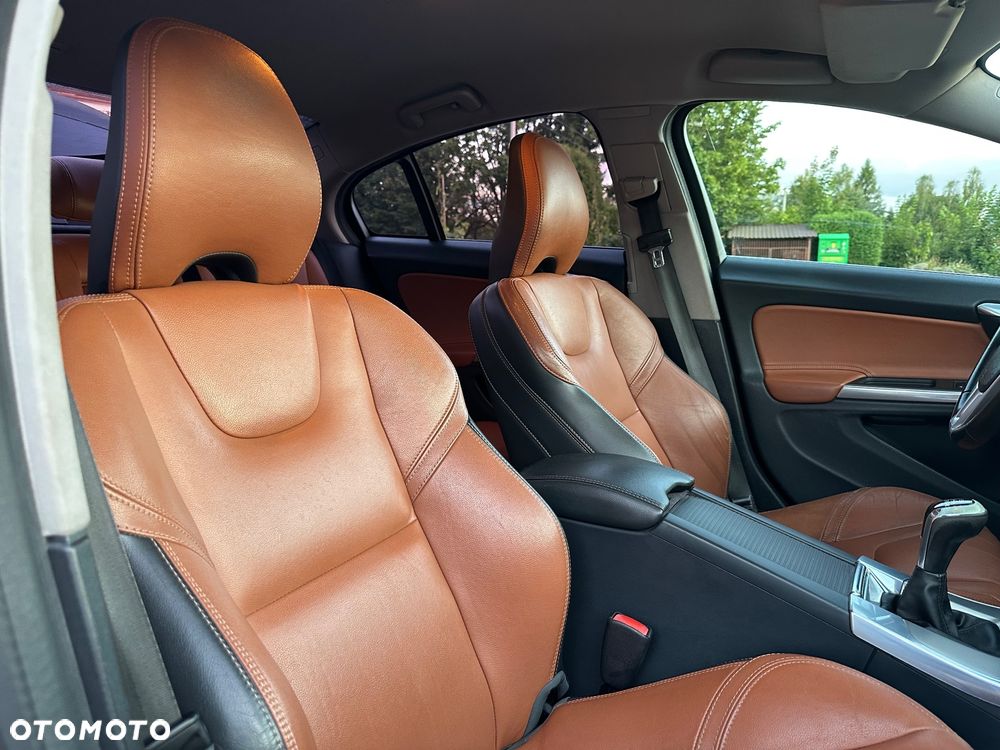 Volvo S60 D3 Drive-E R-Design Momentum - 24