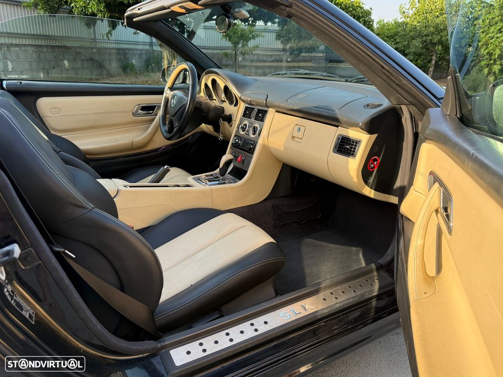 Mercedes-Benz SLK 230 - 12