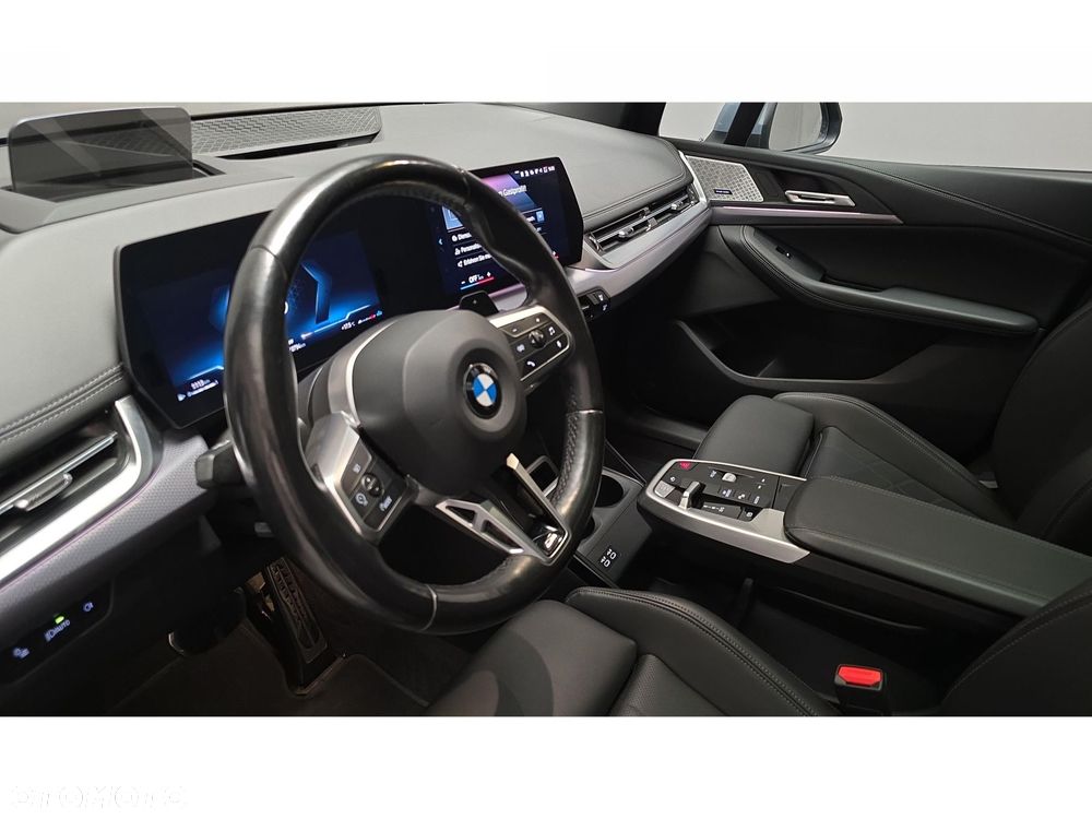 BMW Seria 2 218d - 16