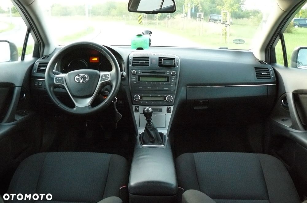 Toyota Avensis - 23