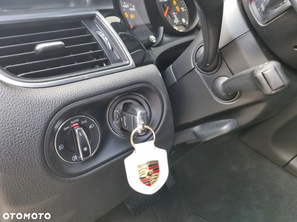 Porsche Macan Standard - 12