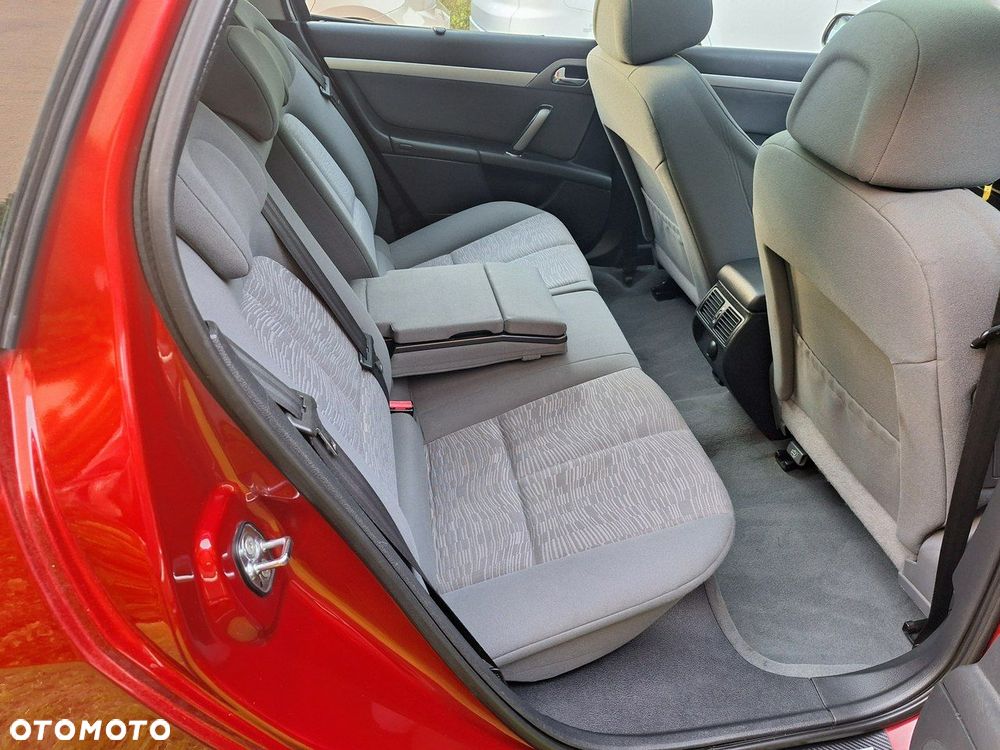 Peugeot 407 - 21