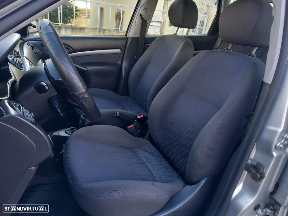 Ford Focus SW 1.8 TDdi Trend - 11