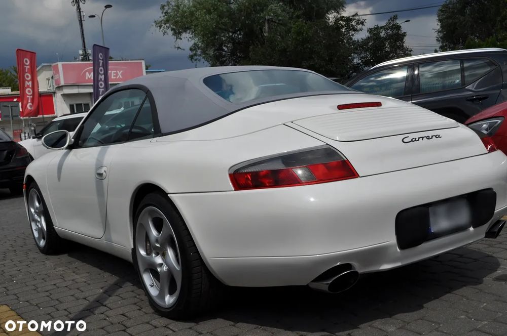 Porsche 911 Carrera - 13