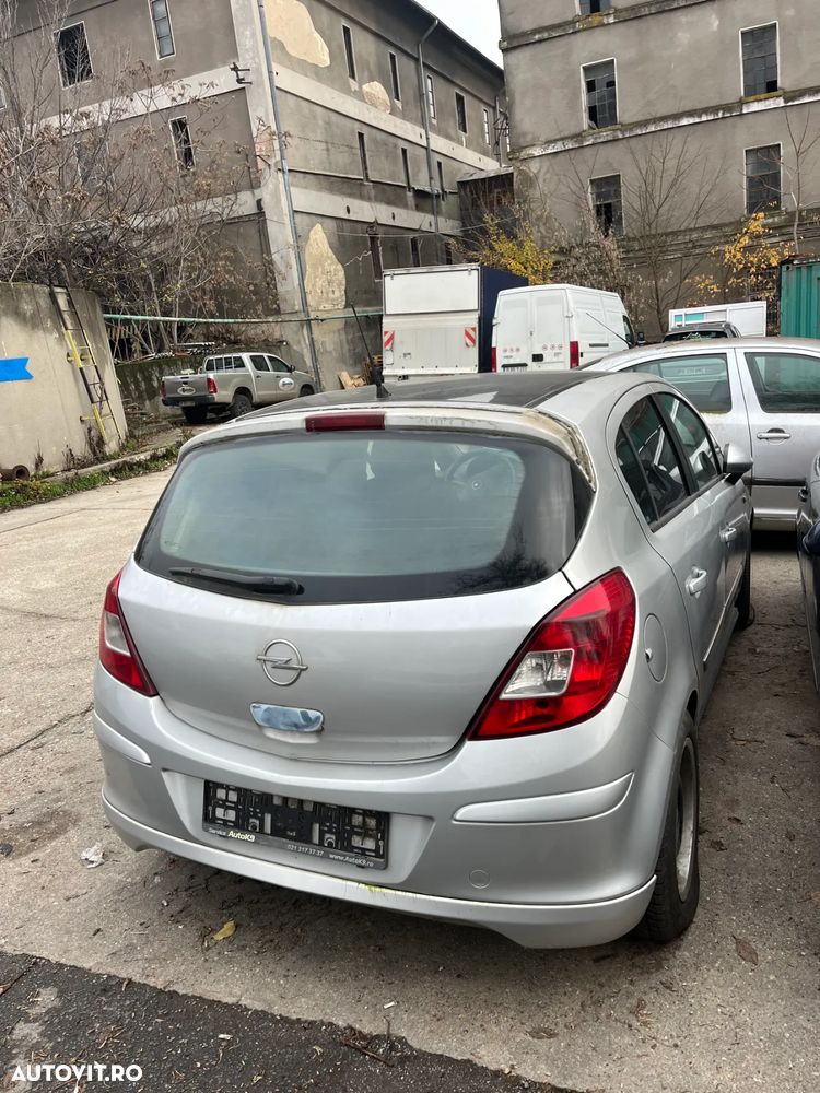 Dezmembrez Opel Corsa D 1,3 cdti 2008 gri argintiu 4 usi - 2
