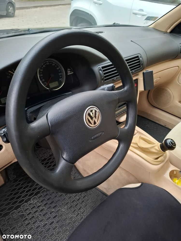 Volkswagen Passat 2002 photo 5