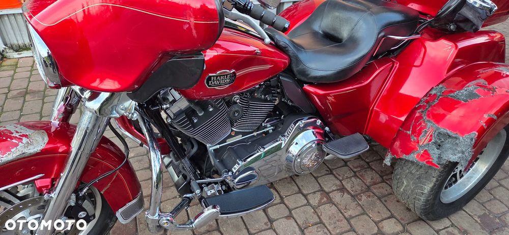 Harley-Davidson FLH Electra Glide - 16