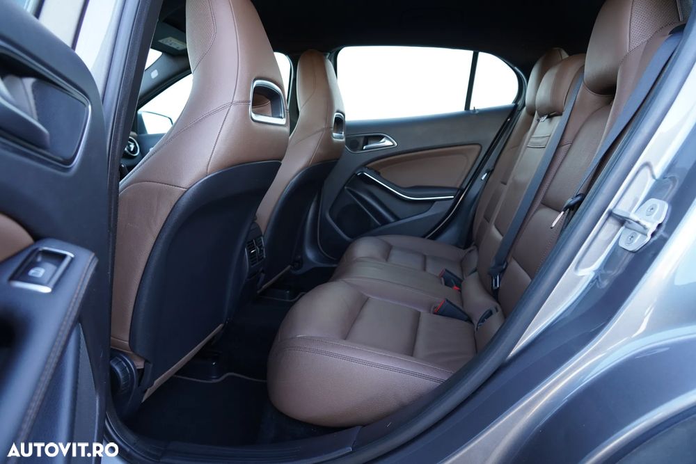 Mercedes-Benz GLA 220 d 4MATIC 7G-DCT Urban - 17