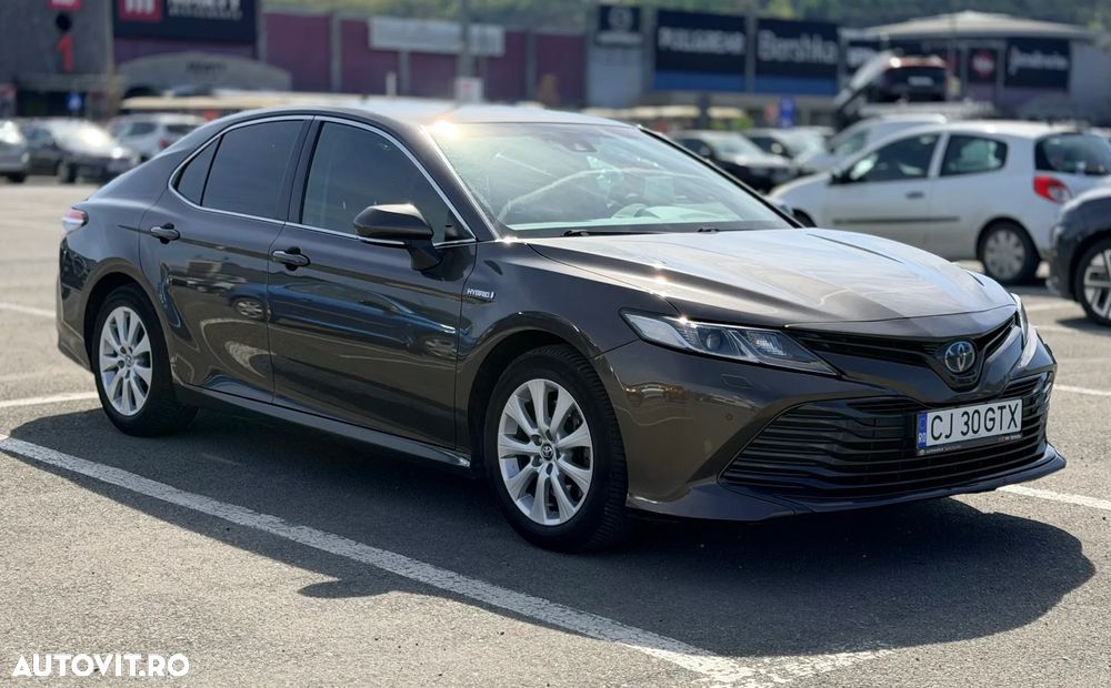 Toyota Camry - 1