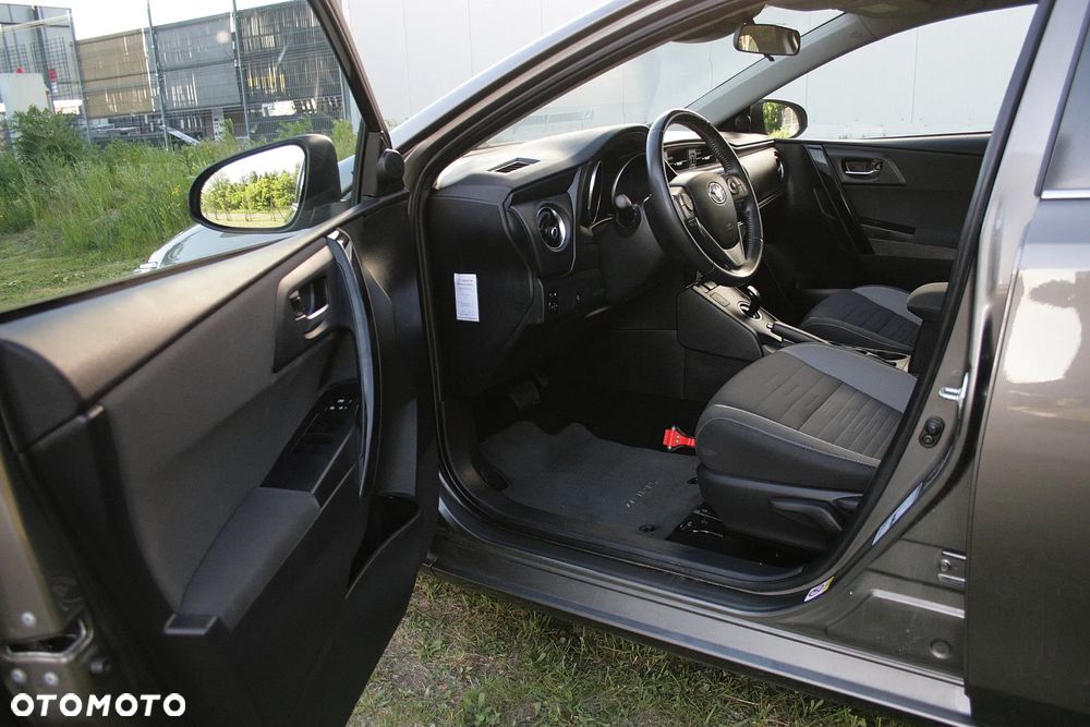 Toyota Auris - 8
