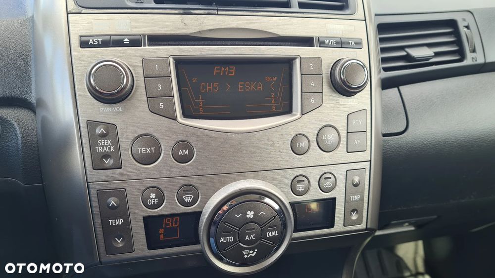 Toyota Verso 2010 photo 5