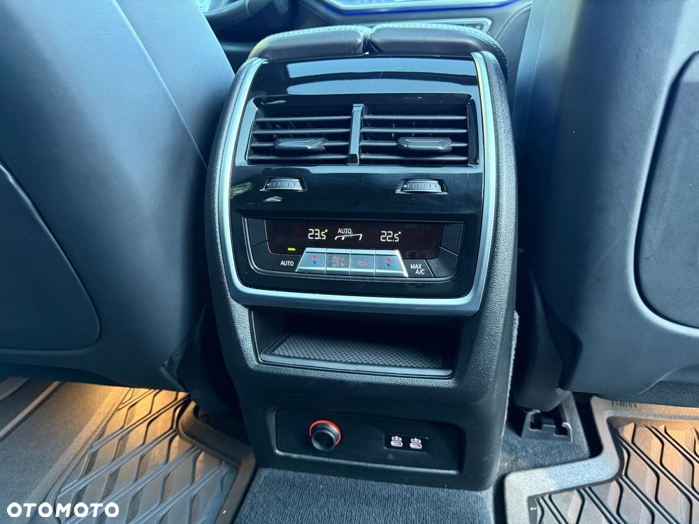 BMW X7 M50d sport - 35
