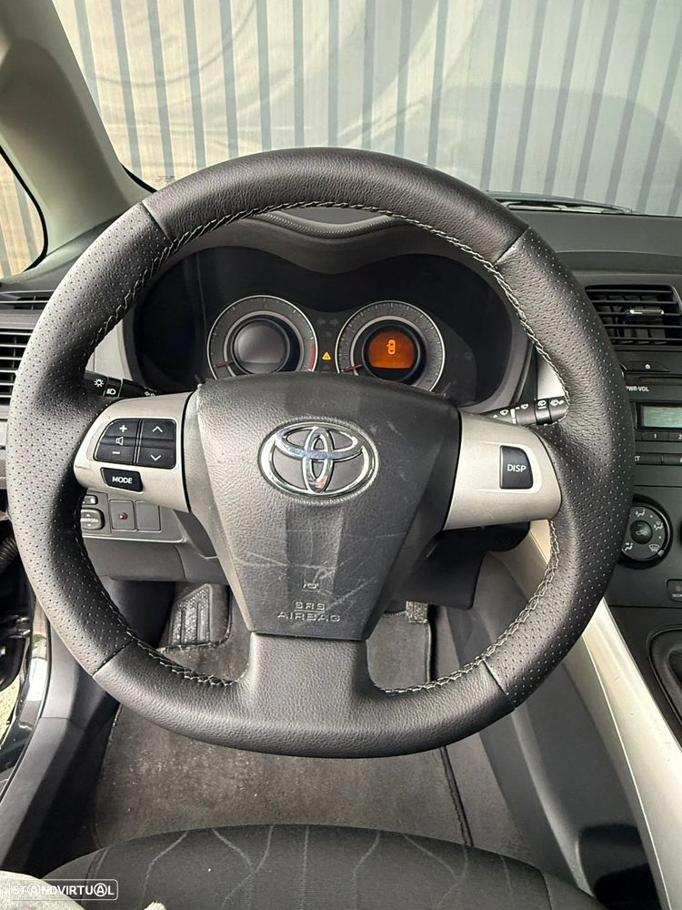 Toyota Auris 1.4 D-4D AC - 12