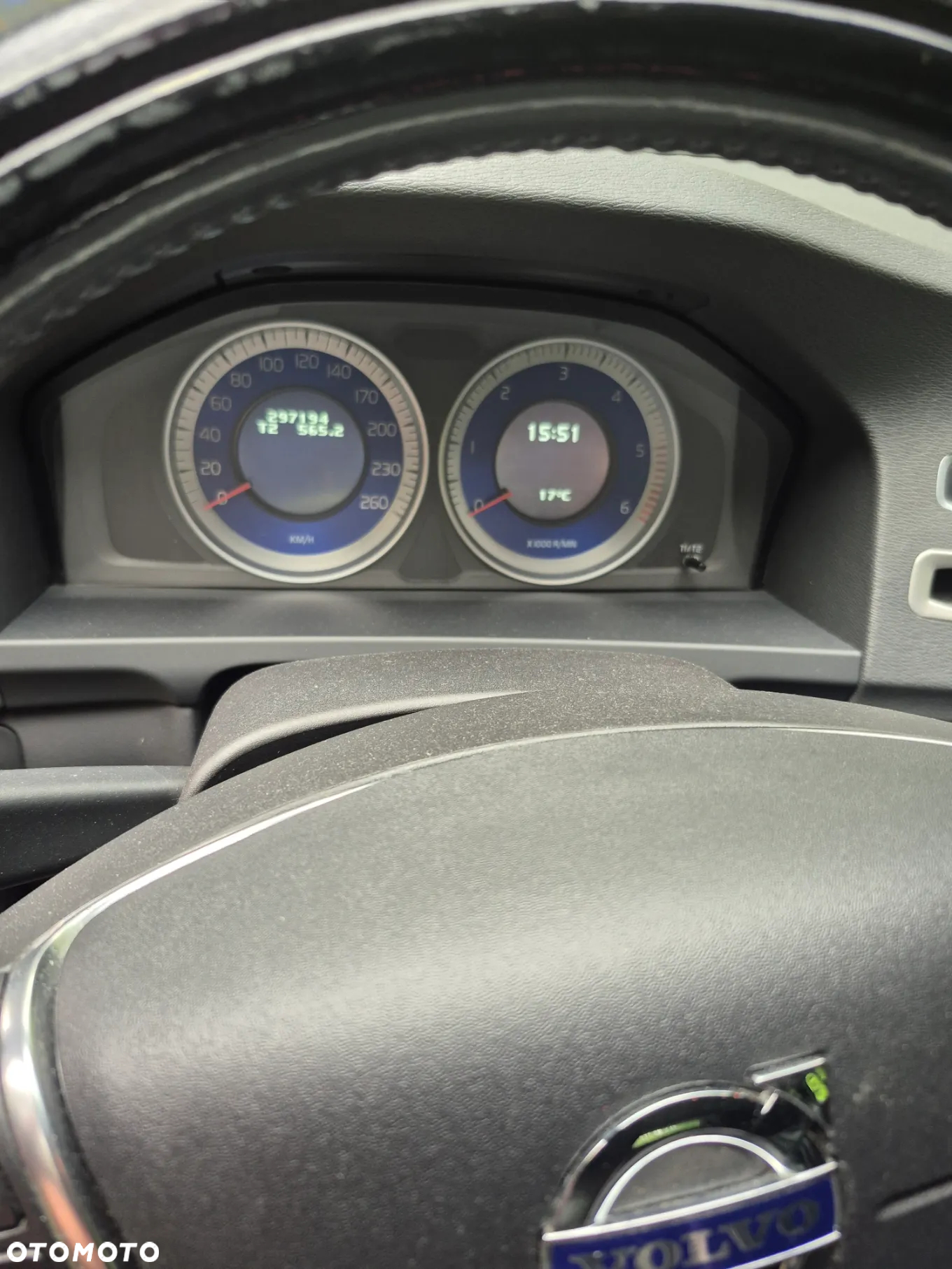 Volvo V60 D3 R-Design - 2