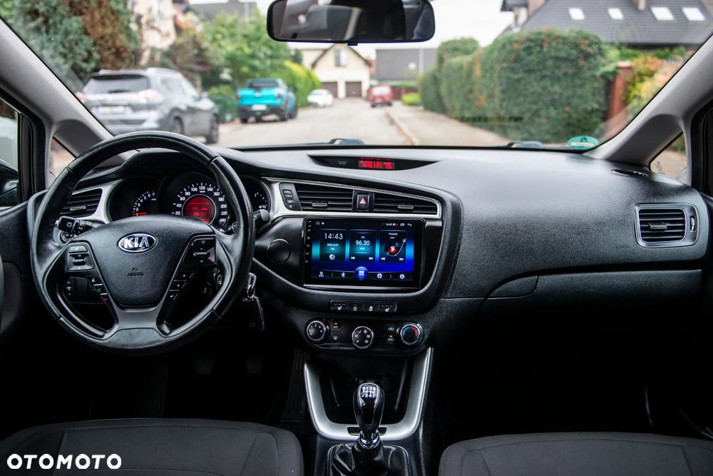 Kia Ceed 1.6 GDI ISG Vision - 31