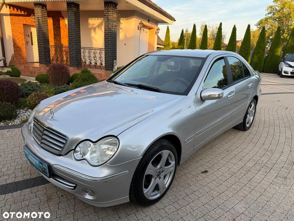 Mercedes-Benz Klasa C 180 Kompressor Elegance Sport Edition - 17