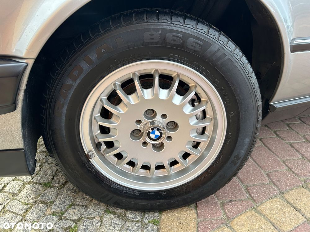 BMW Seria 3 320i - 25