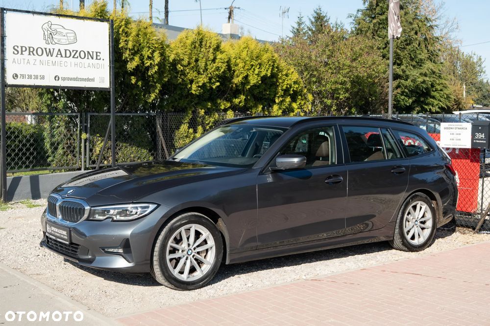 BMW Seria 3 330i Sport Line - 3