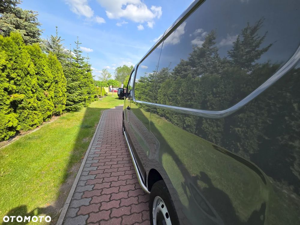 Opel Vivaro - 17