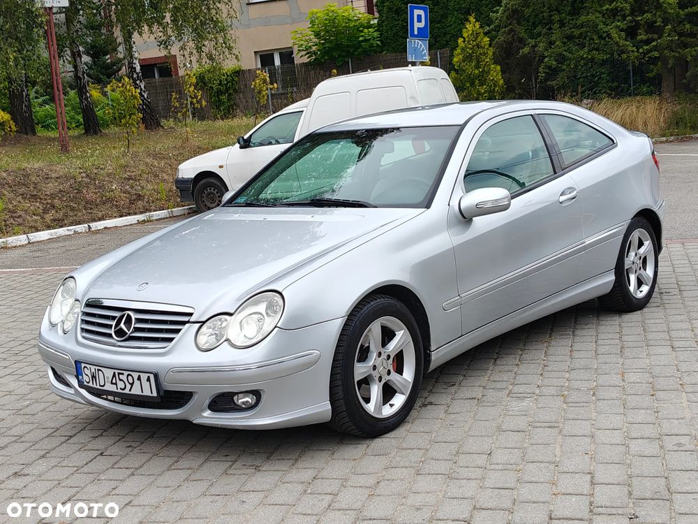 Mercedes-Benz Klasa C 180 Kompressor Sport Edition - 17