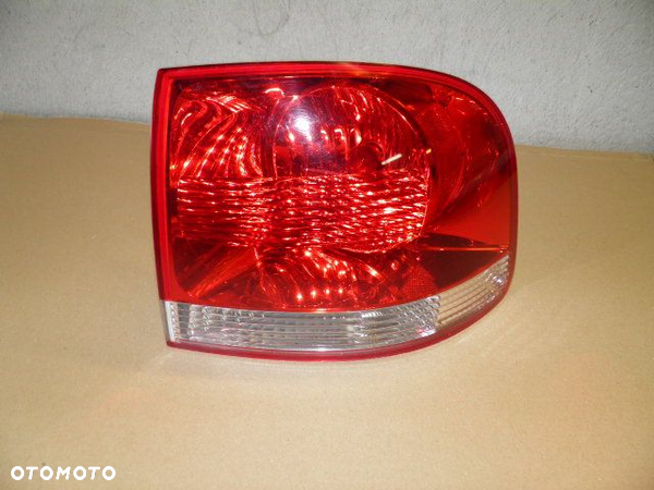 LAMPA TYLNA VW TOUAREG 7L6945096L