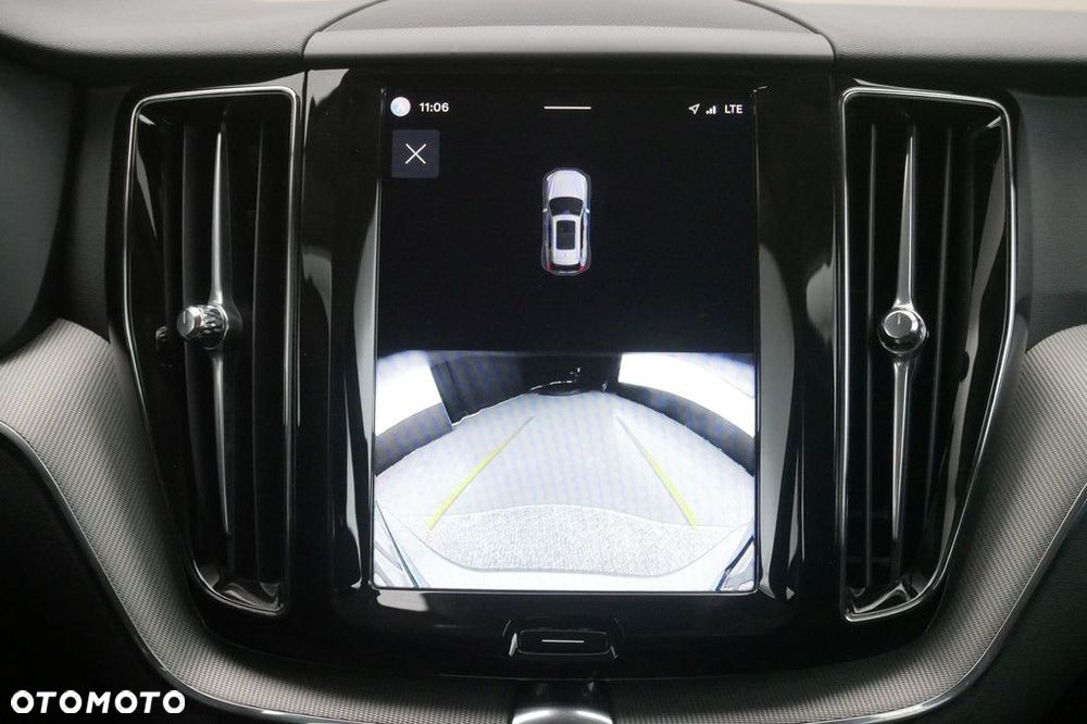 Volvo XC 60 B5 B AWD Plus Bright - 22