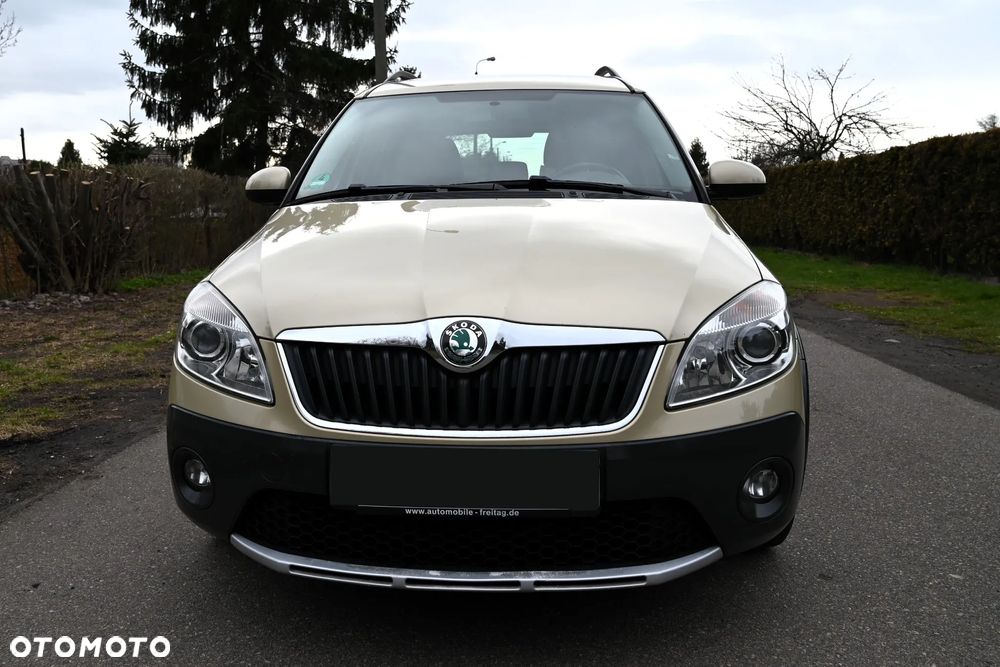 Skoda Roomster 1.2 TSI Scout PLUS EDITION - 17