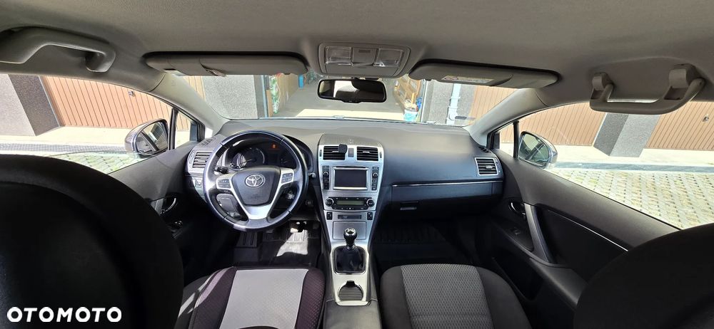 Toyota Avensis 2.0 D-4D - 7