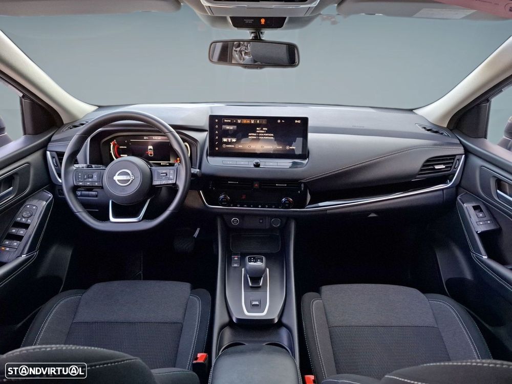 Nissan Qashqai 1.3 DIG-T N-Connecta Xtronic - 4
