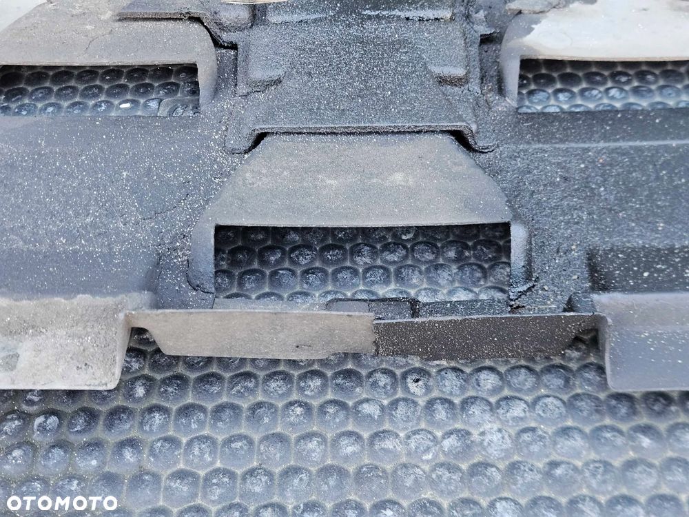 Osłona Pampers 8E0863823 Dolna Pod Silnik Wygłuszenie Silnika Audi A4 B6 B7 Sedan Kombi - 32
