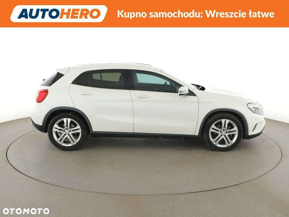 Mercedes-Benz GLA 200 7G-DCT - 10